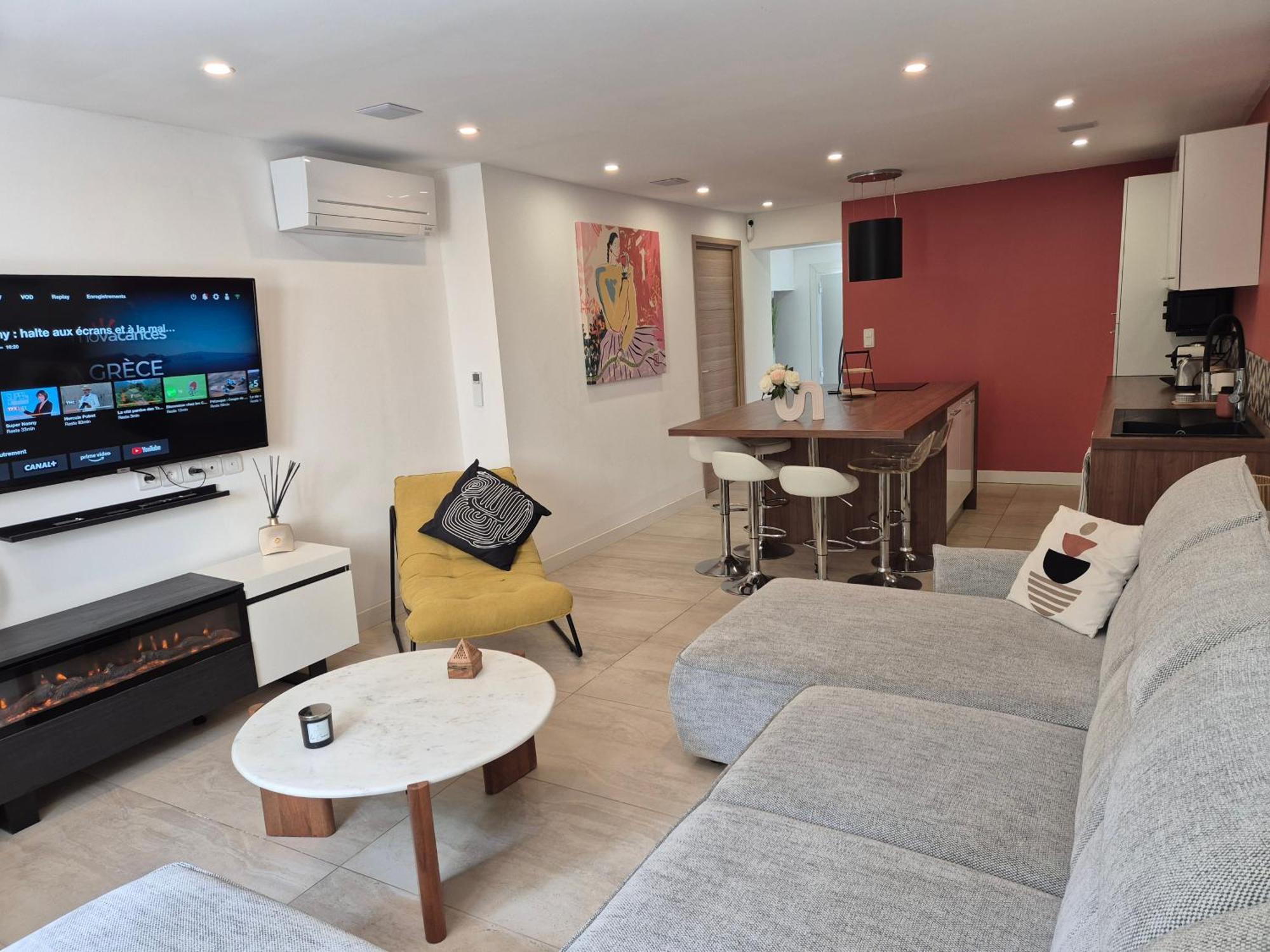 Magnifique Appartement 2 Chambres Avec 50 M2 De Jardin Privatif Ла-Кро Экстерьер фото